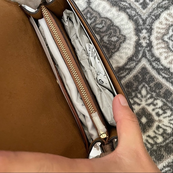 Beat Shoulder Bag 18 With Horse Carriage